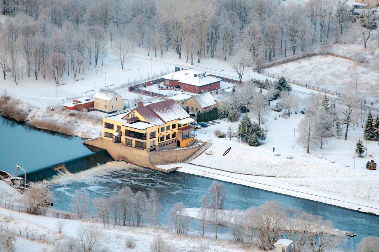 Hotel Viesbutis Banga Tauragė Exterior foto