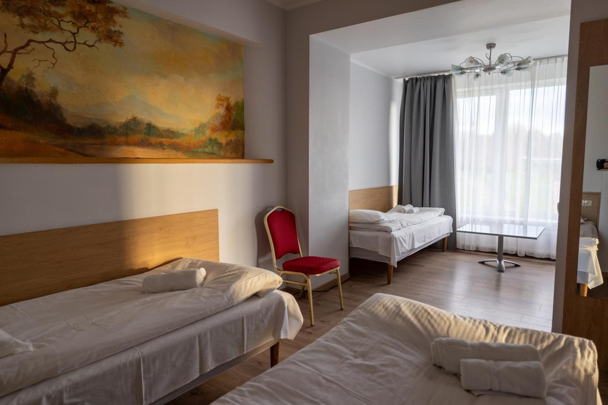 Hotel Viesbutis Banga Tauragė Exterior foto