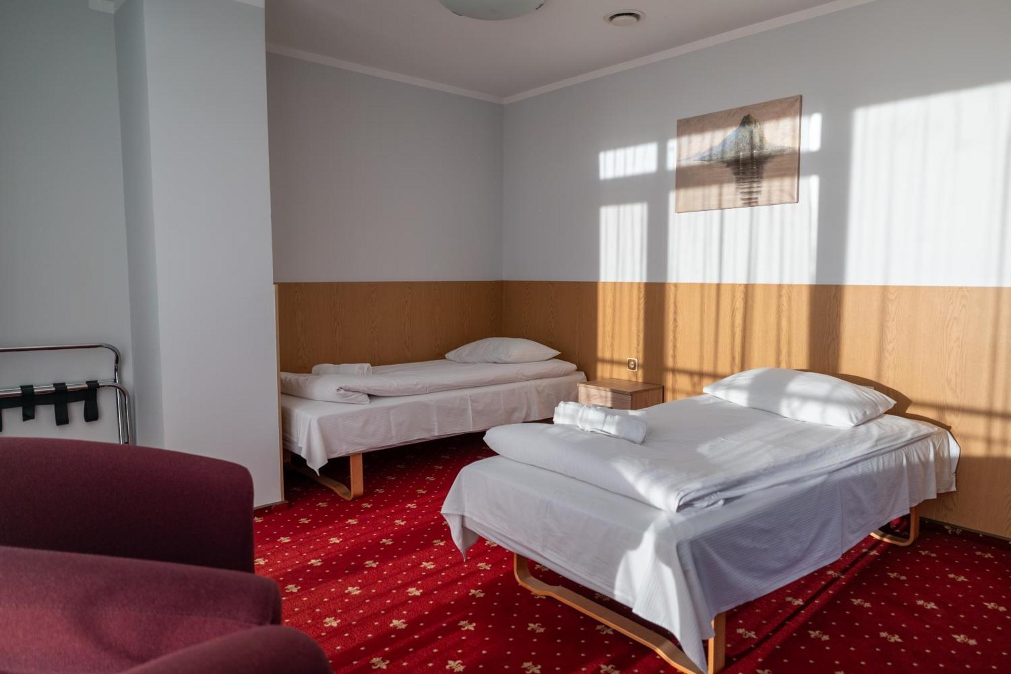 Hotel Viesbutis Banga Tauragė Exterior foto